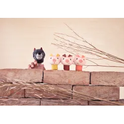 The wolf and the 3 little pigs fingerpuppets