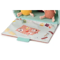 Houses of the wolf and the 3 little pigs