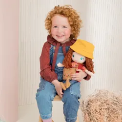 Poupée en tissu pour enfant dès 2 ans