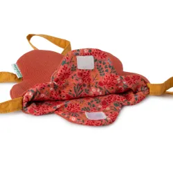 Bambola Adle con borsa a forma di fiore