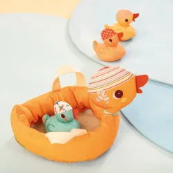 Mama duck and her magnetized ducklings