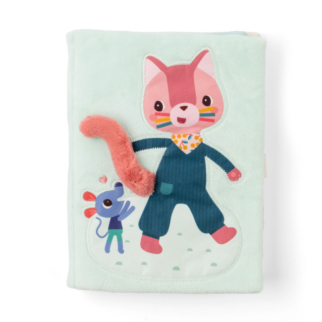 Libro de actividades Nina se disfraza