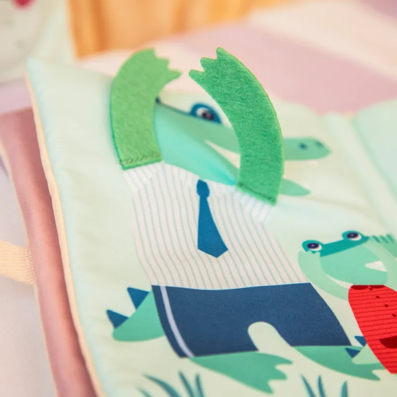 Libro di attività Jack gioca a nascondino