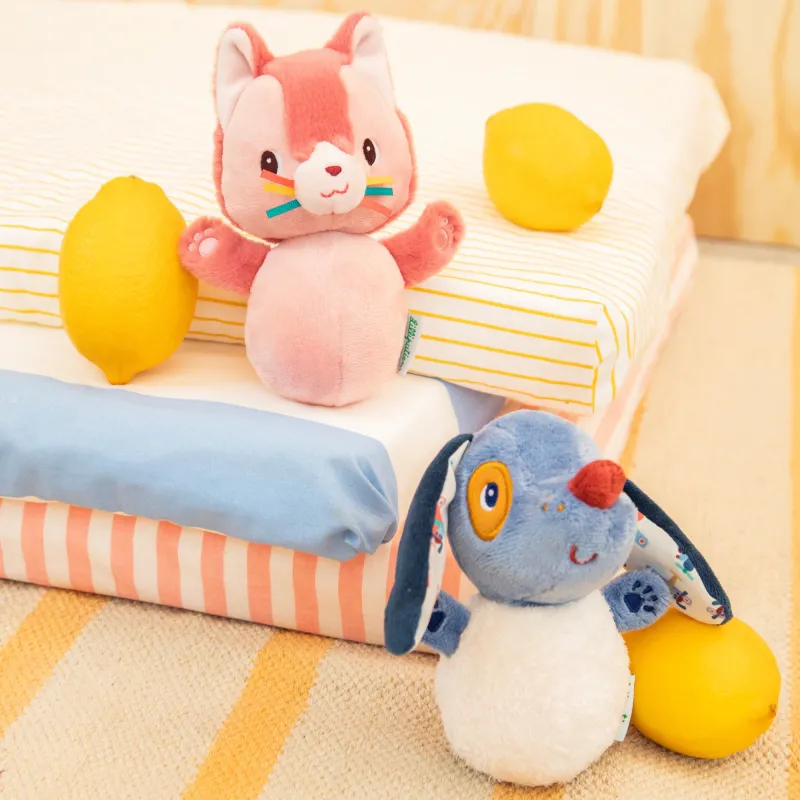 Peluche sonora giocattolo basculante Jeanne la gatta