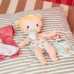 Accesorios para muñeco desde 18 meses | Babero, biberón y pañal