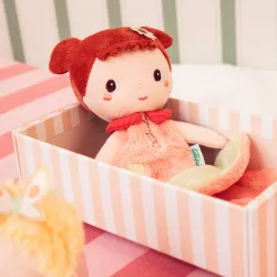 Mini Bébé Jil 18 cm | Stoffen pop met roze bedje