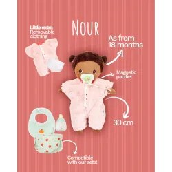 Poupon en tissu Nour 30 cm dès 18 mois | Poupée avec tétine